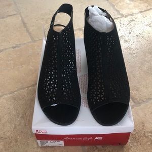 American Eagle black cutout shoes - size 13